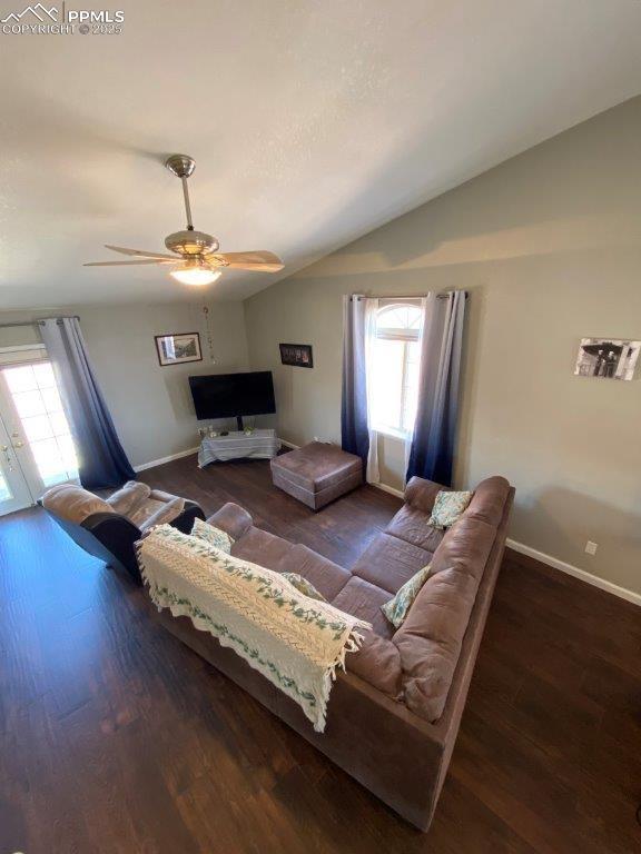 Image 4 of 16: Living Room