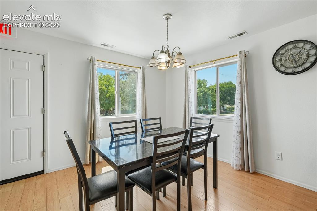 Image 10 of 43: Dining Area