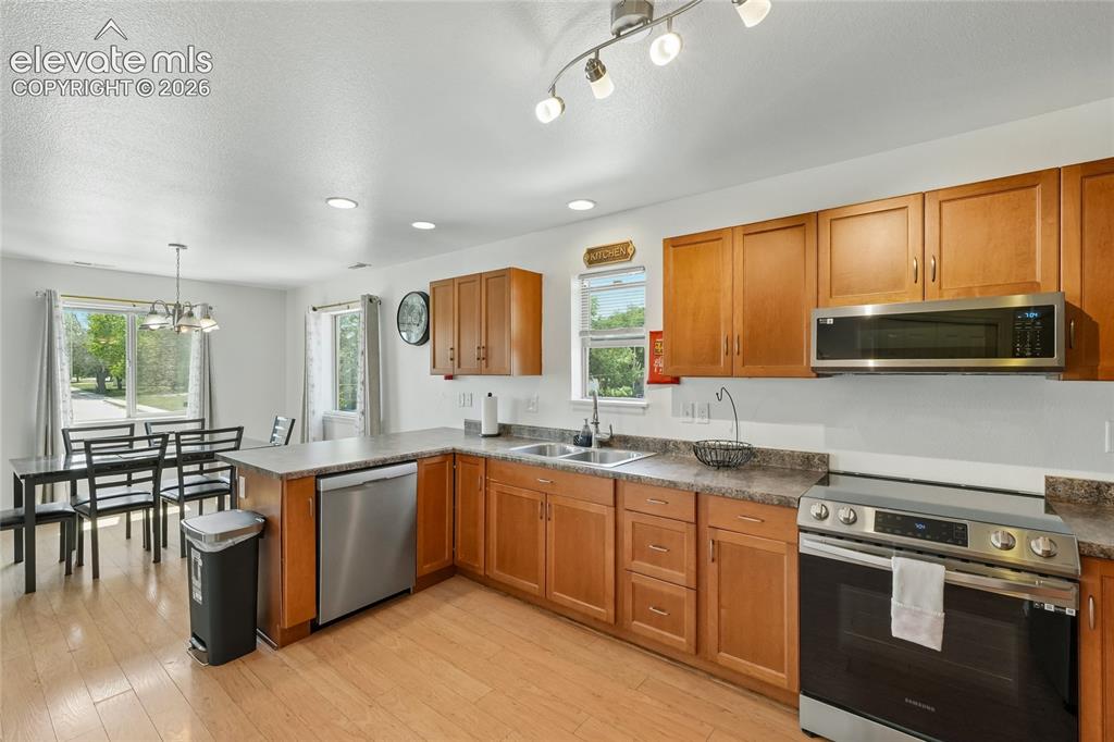 Image 6 of 43: Kitchen
