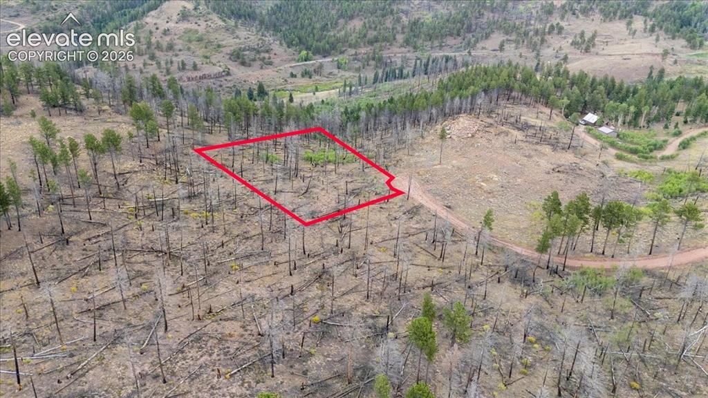Image 6 of 24: Property lines are approximate and not a survey.