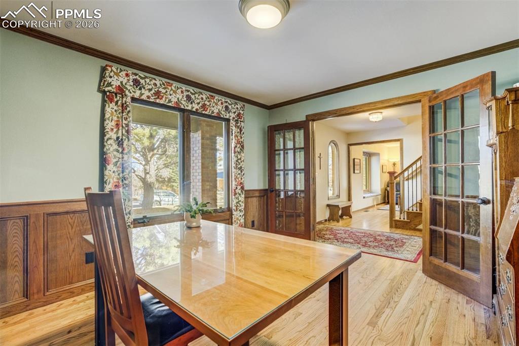 Image 13 of 36: Office