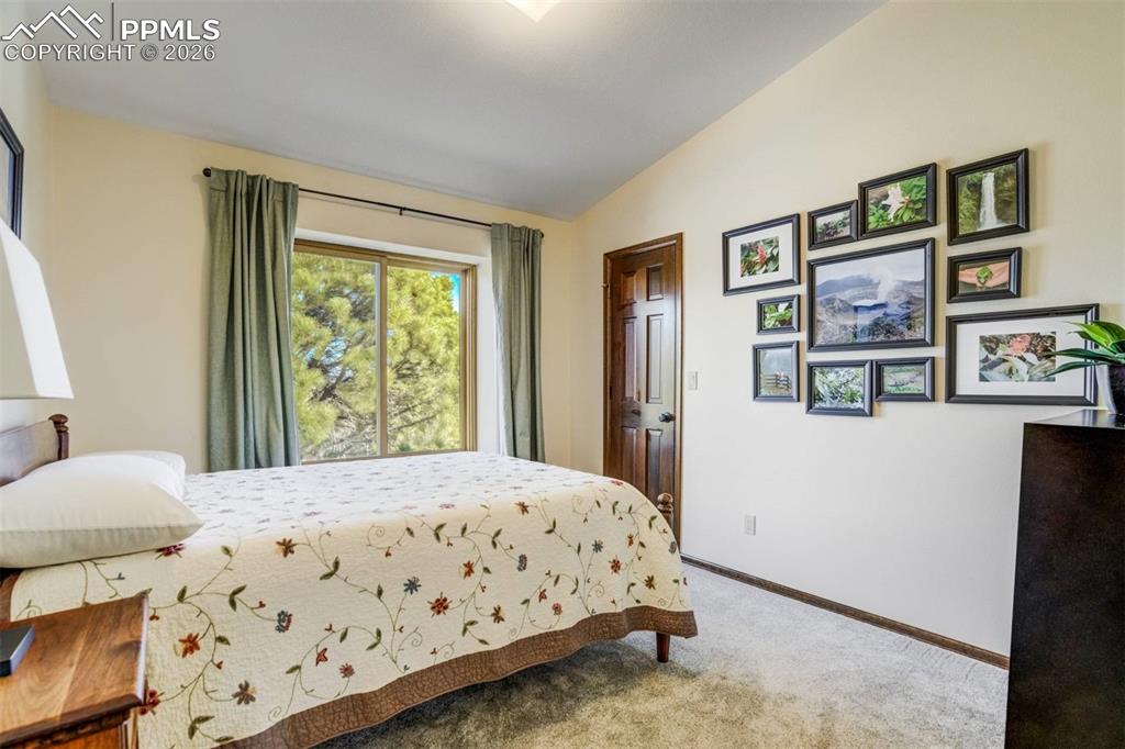 Image 27 of 36: Bedroom