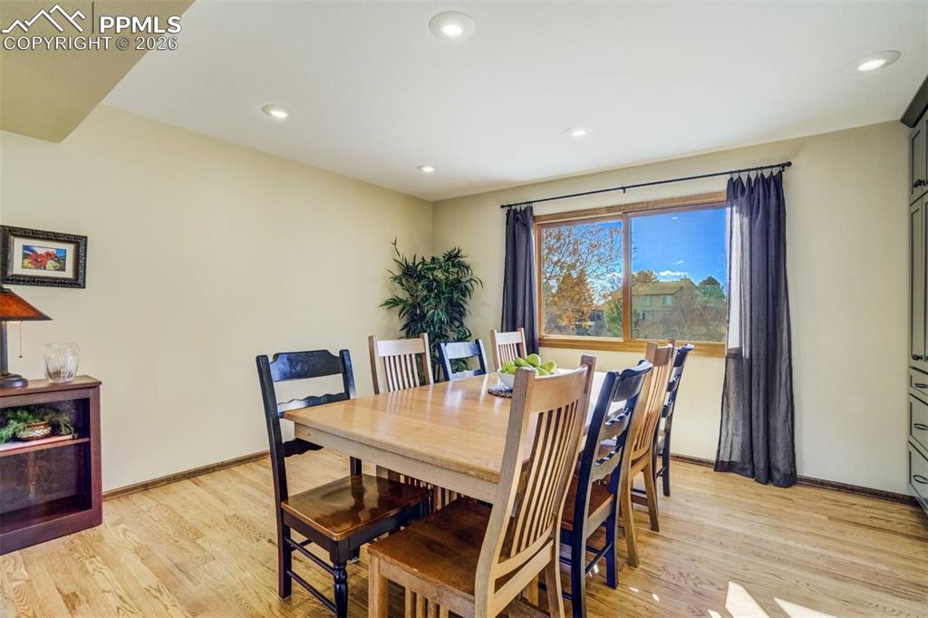 Image 6 of 36: Dining Room