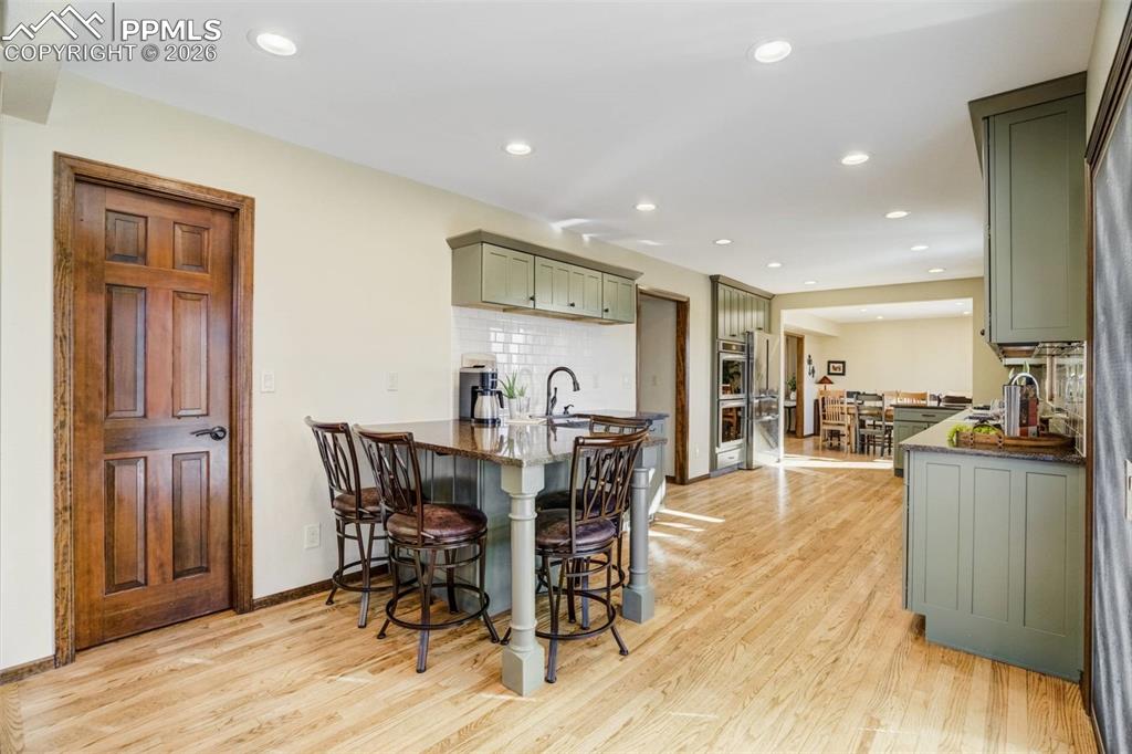 Image 9 of 36: Kitchen