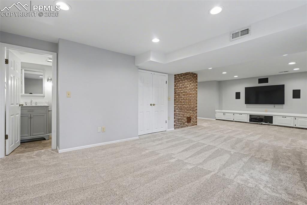 Image 29 of 44: Living Room