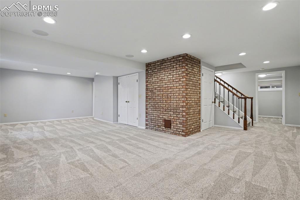 Image 30 of 44: Living Room