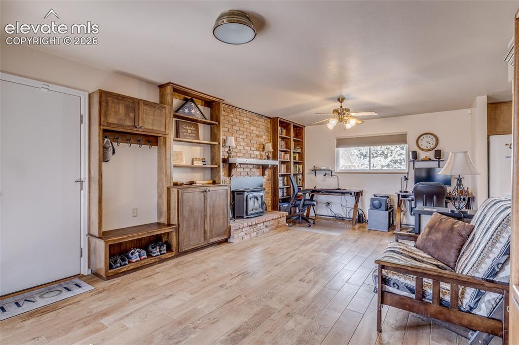 Image 15 of 43: Living Room