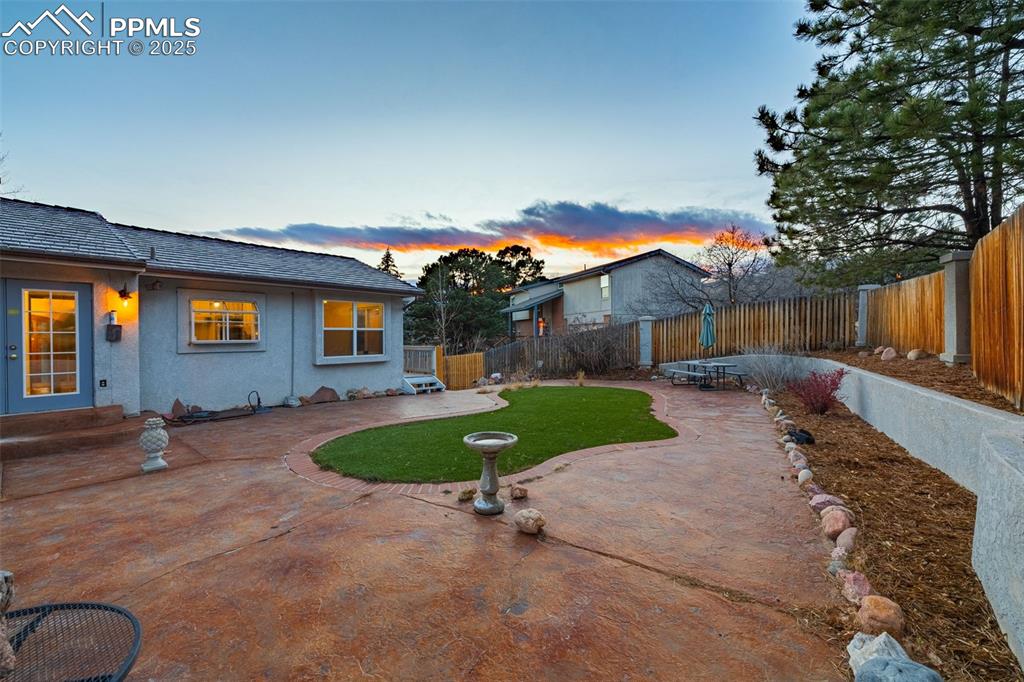 Image 30 of 50: Back yard with ample space