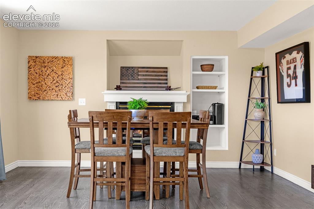 Image 5 of 39: Dining Area