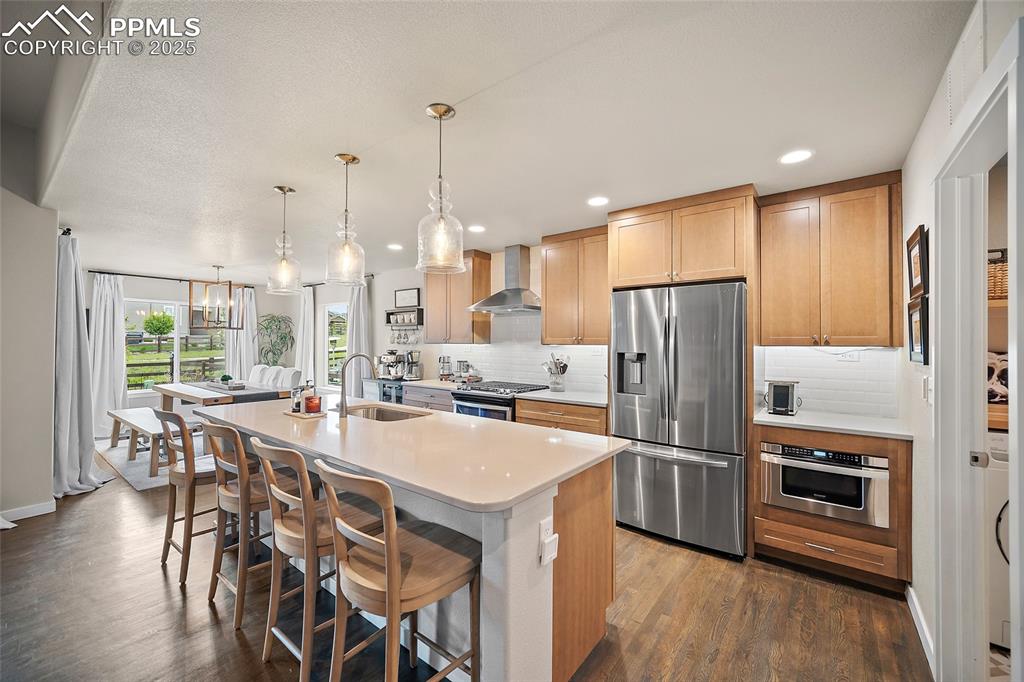 Image 14 of 50: Kitchen
