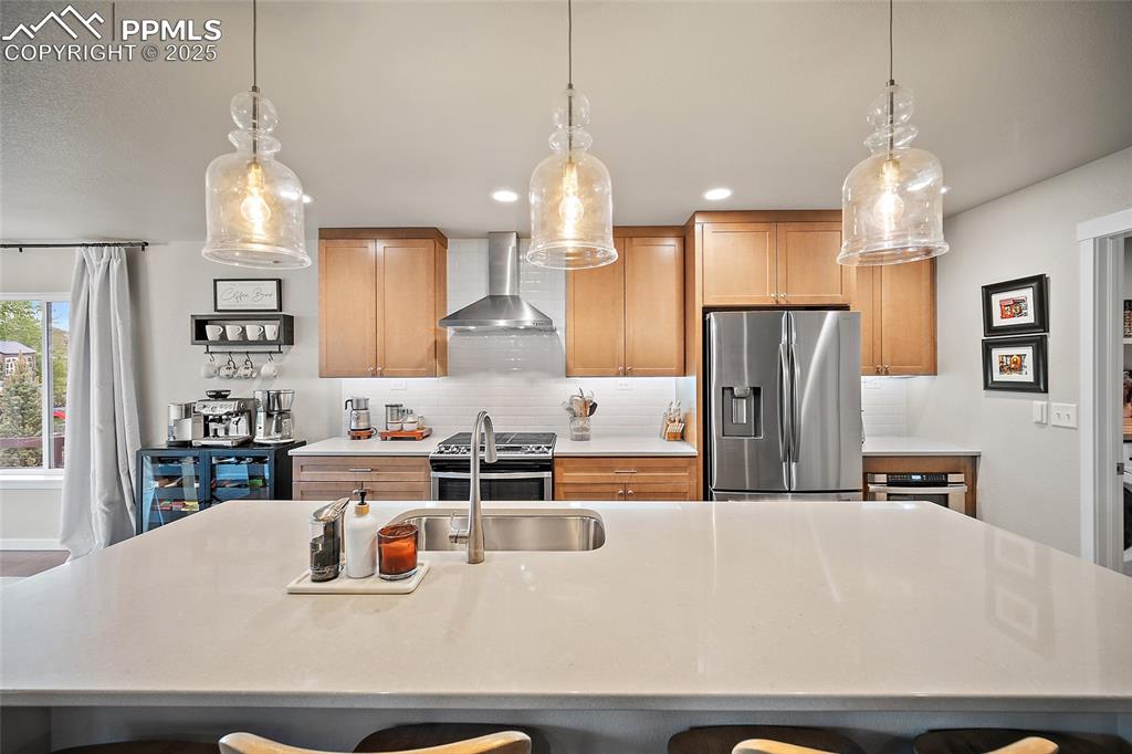 Image 19 of 50: Kitchen