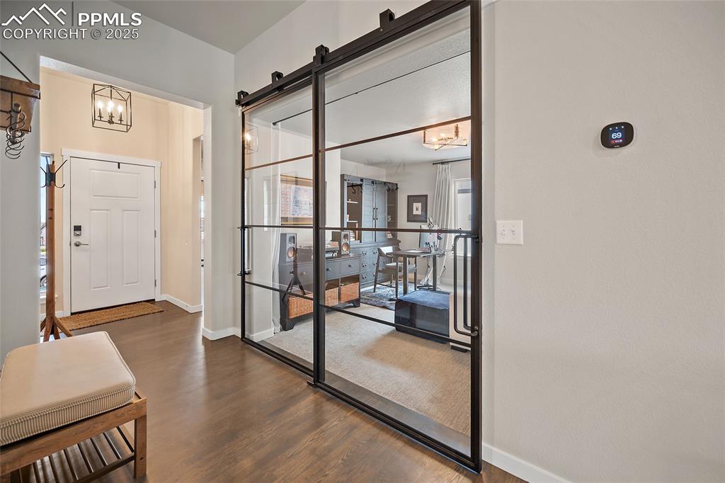 Image 8 of 50: Entry