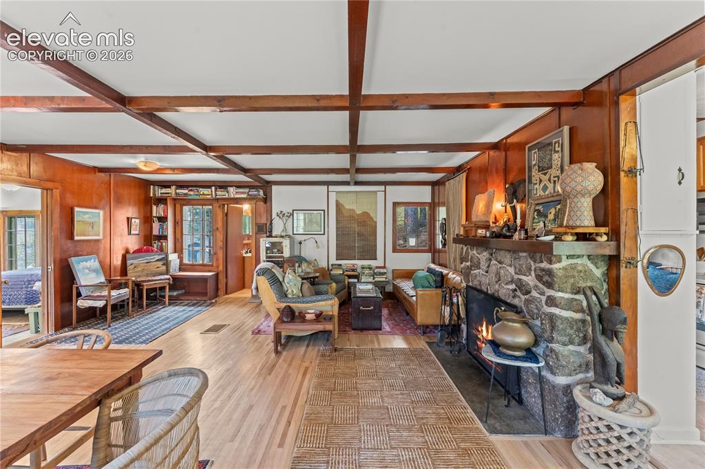 Image 5 of 39: Living Room