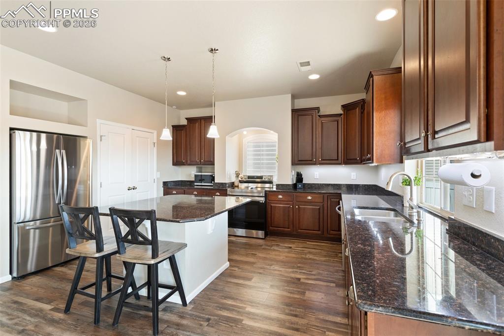 Image 13 of 46: Kitchen