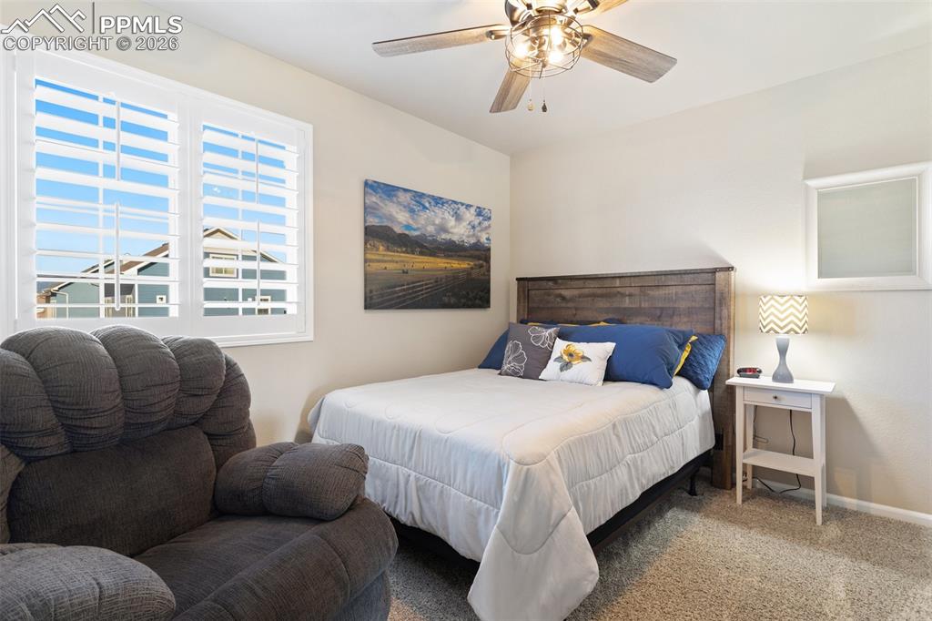 Image 32 of 46: Bedroom