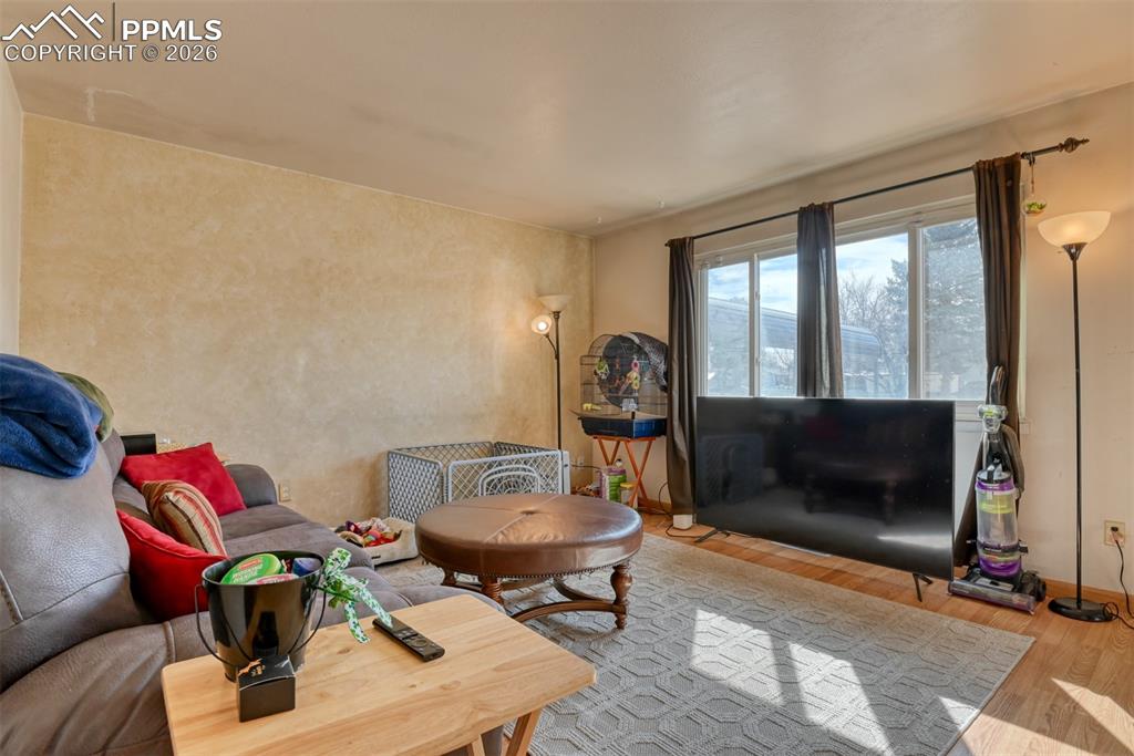 Image 16 of 43: Living Room