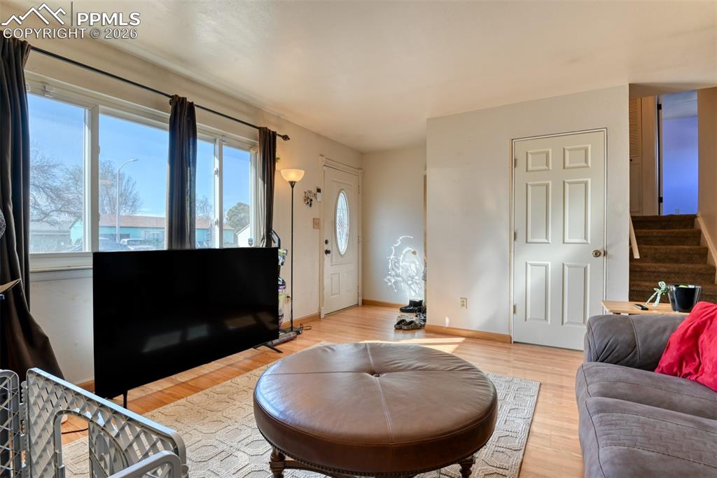 Image 18 of 43: Living Room