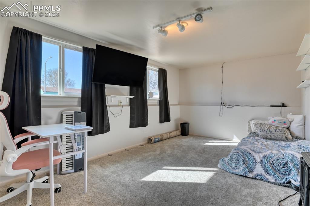 Image 24 of 43: Bedroom