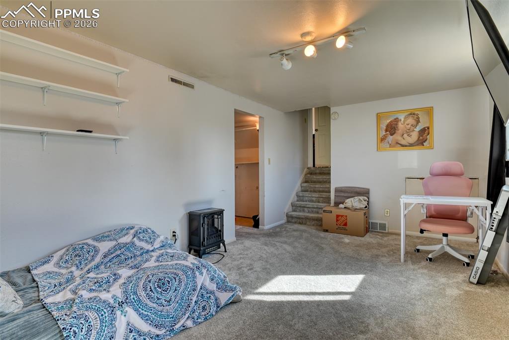 Image 26 of 43: Bedroom