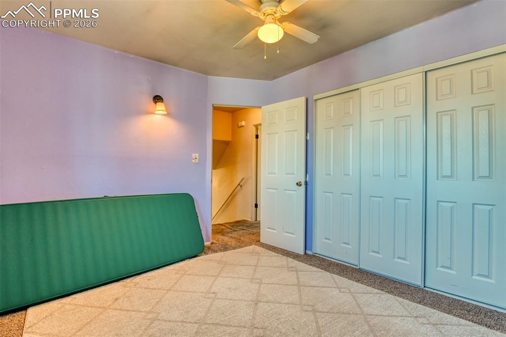 Image 36 of 43: Bedroom