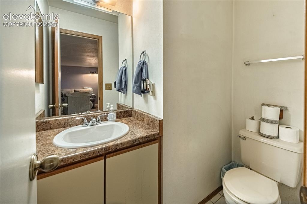 Image 14 of 33: Bathroom