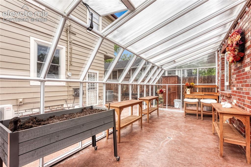 Image 30 of 40: Sun Room