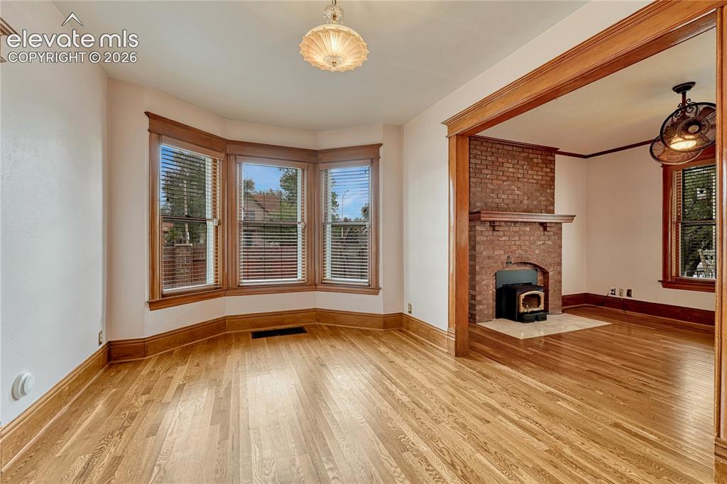 Image 7 of 40: Living Room