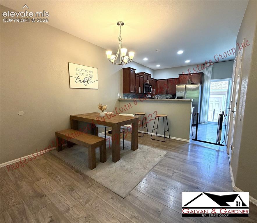 Image 6 of 22: Dining Area