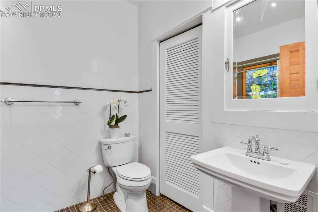 Listing 6860752, Image 26 of 49