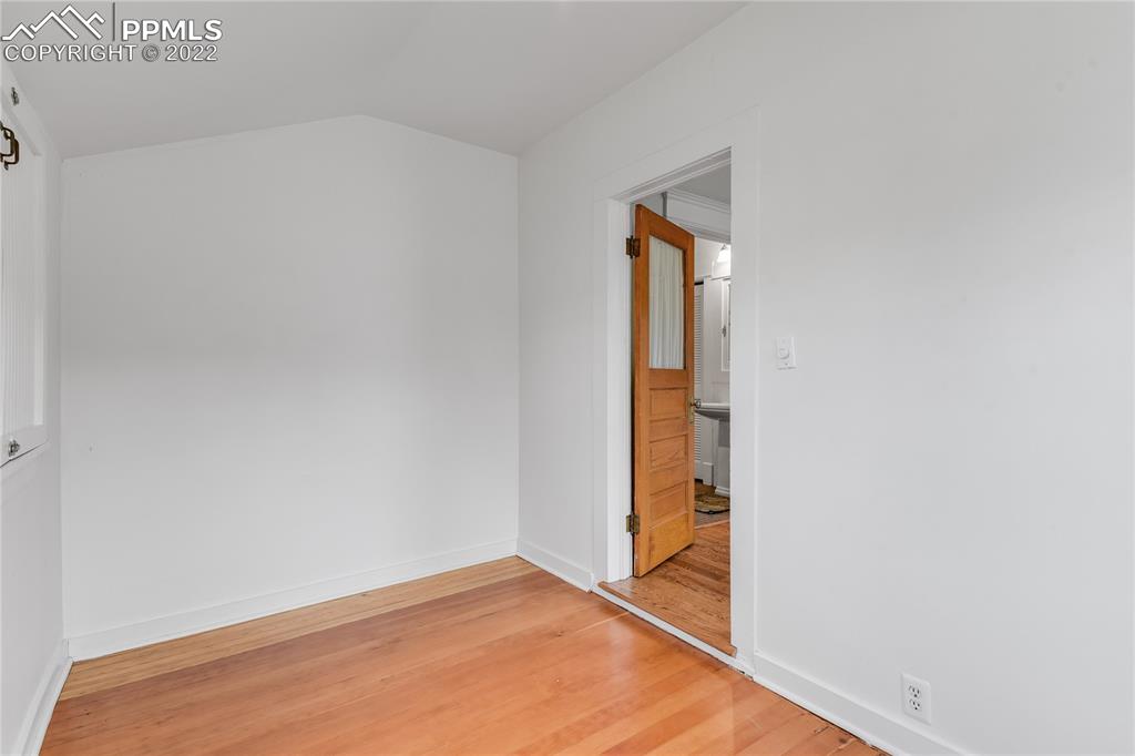 Listing 6860752, Image 30 of 49