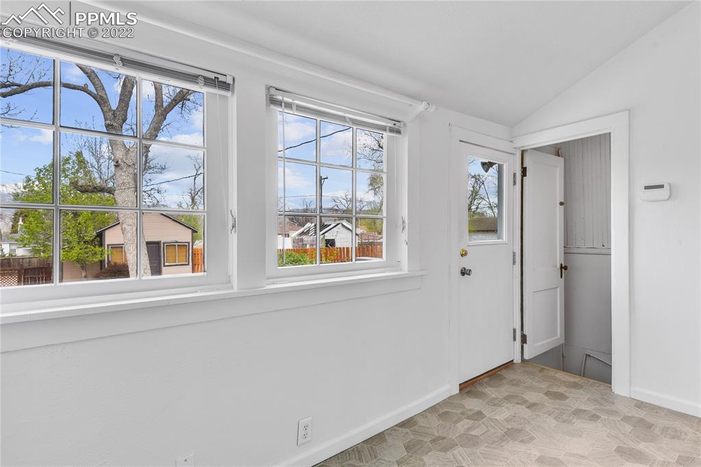 Listing 6860752, Image 34 of 49