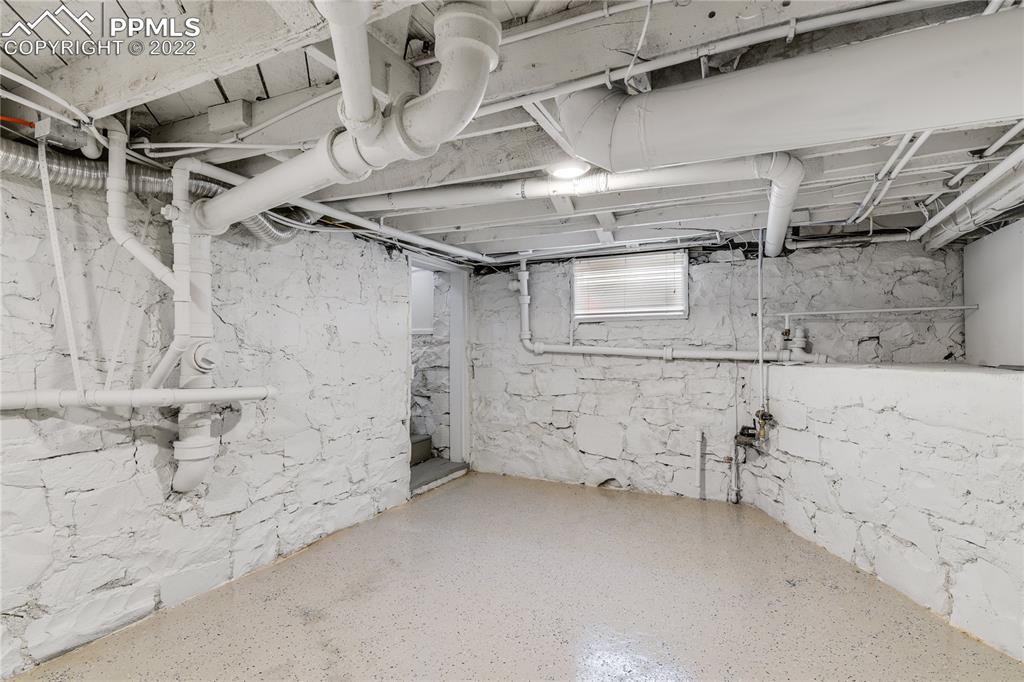 Listing 6860752, Image 39 of 49
