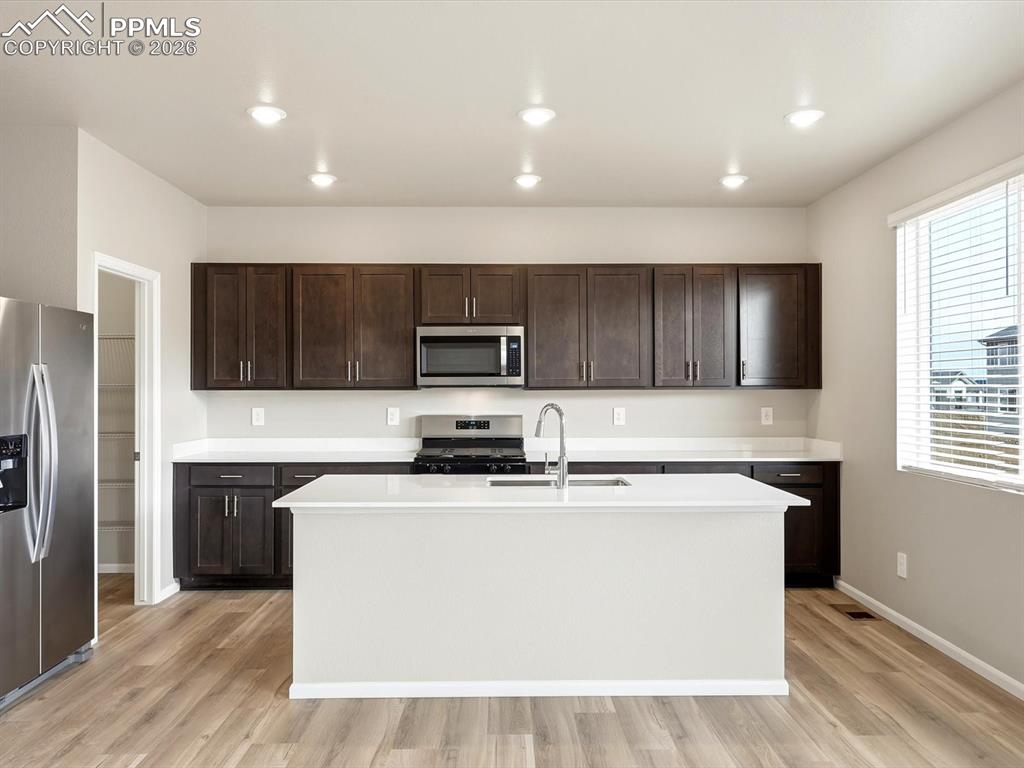 Image 8 of 28: Kitchen