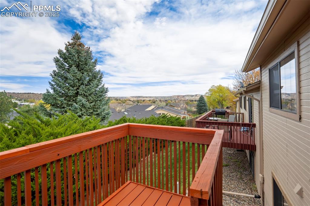 Image 12 of 39: Deck