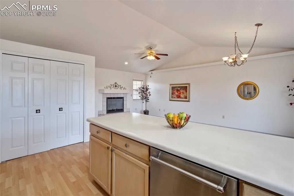 Image 15 of 39: Kitchen