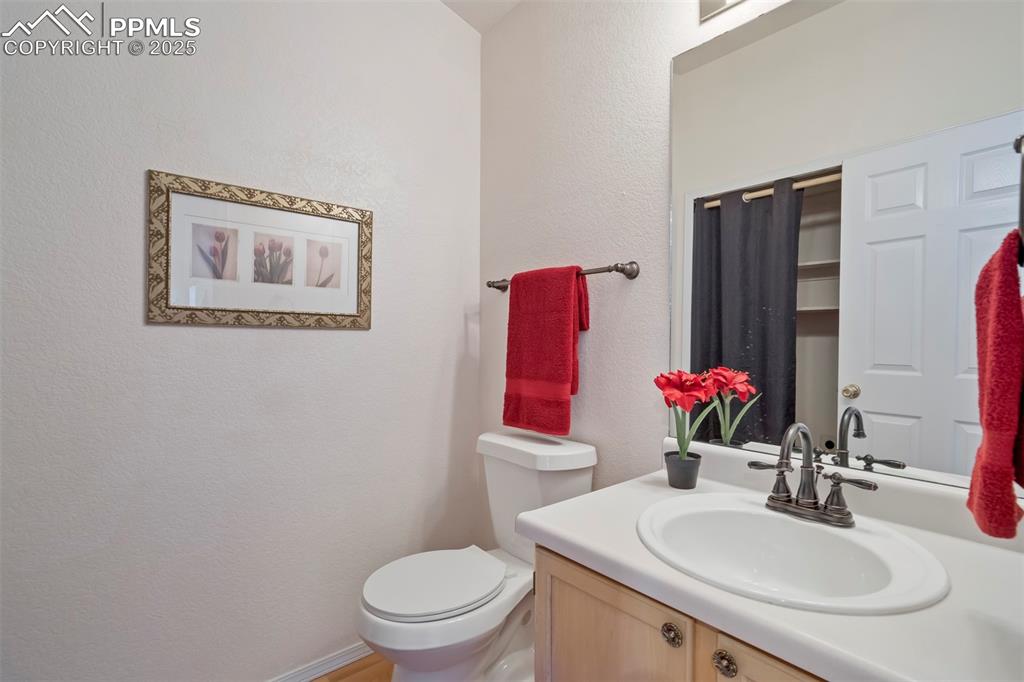 Image 17 of 39: Bathroom