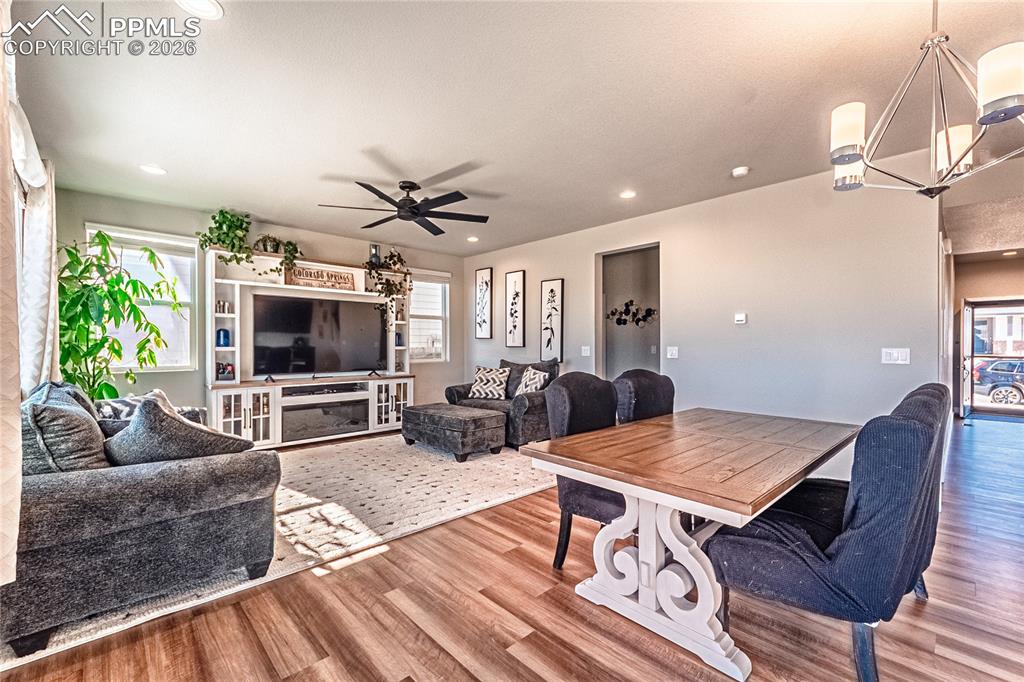 Image 10 of 38: Dining Area