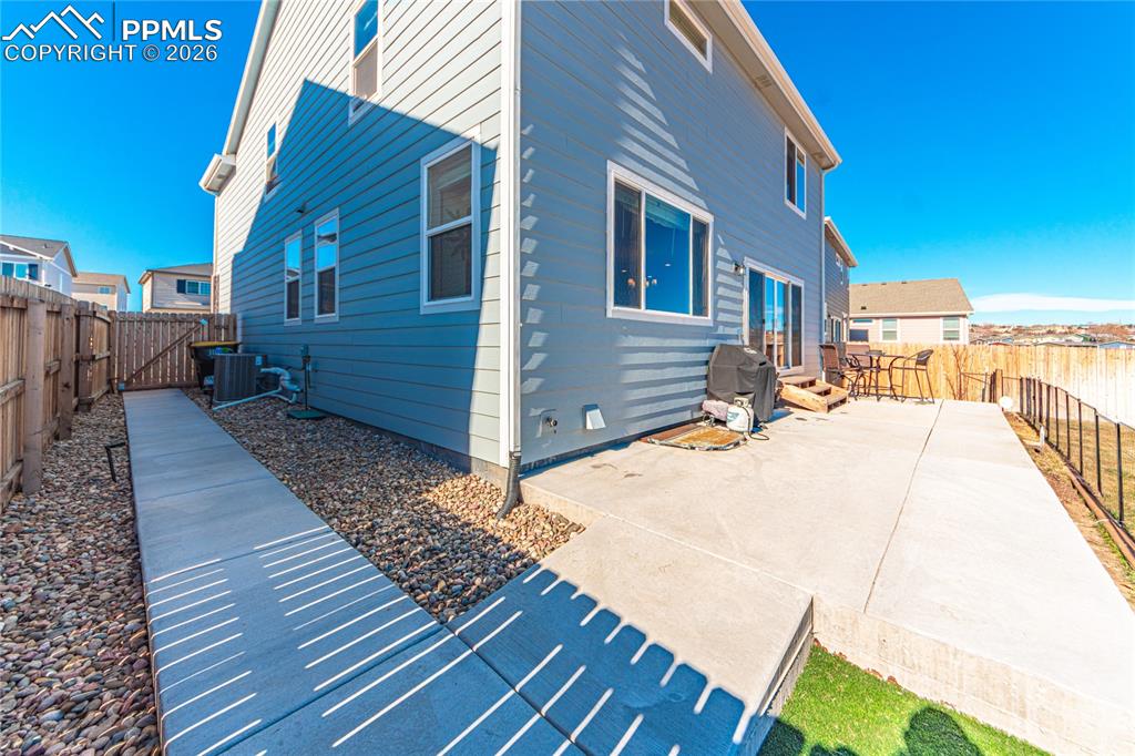 Image 37 of 38: Back of Structure