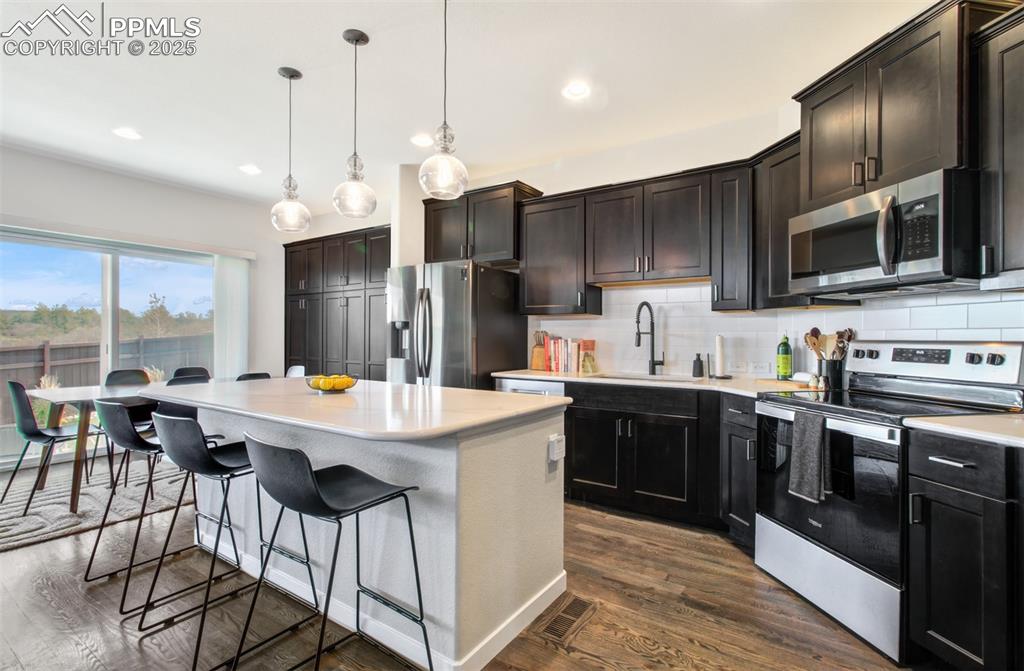 Image 10 of 38: Kitchen