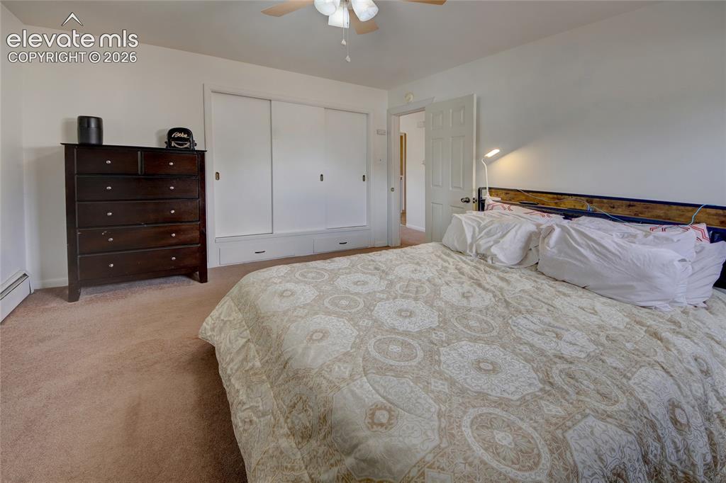 Image 24 of 24: Bedroom