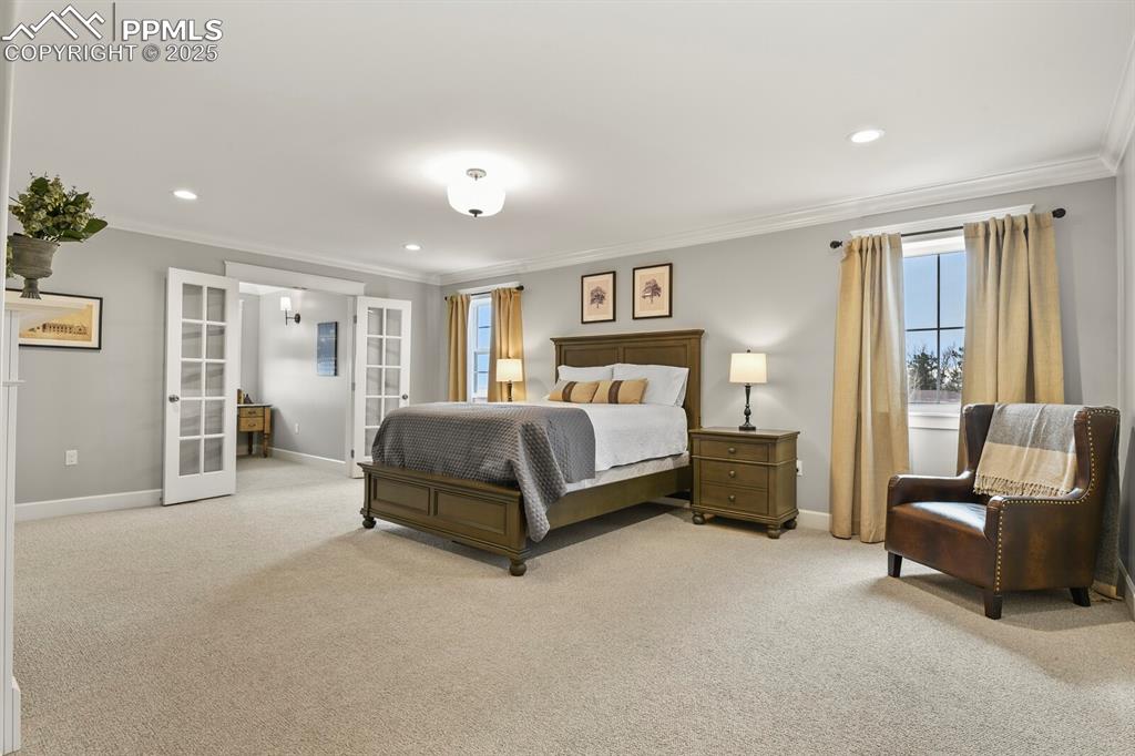 Image 16 of 32: Bedroom