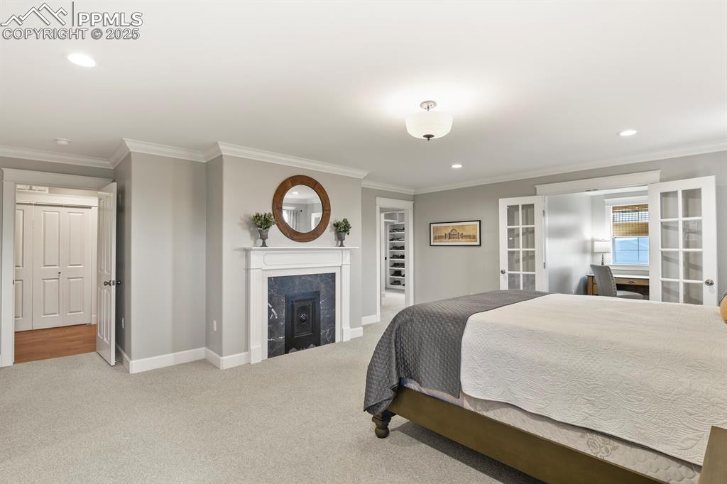 Image 17 of 32: Bedroom