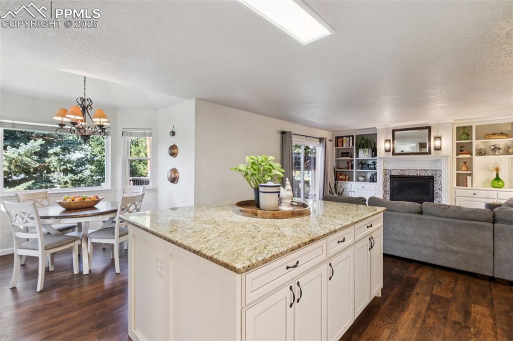 Image 8 of 41: Kitchen