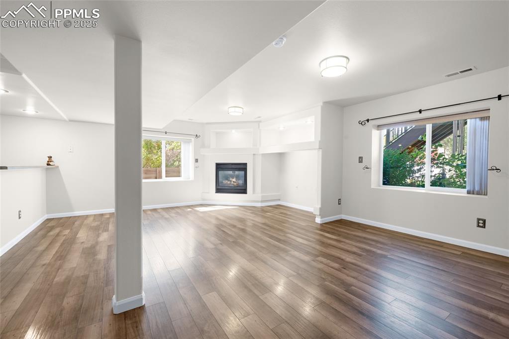 Image 22 of 38: Living Room