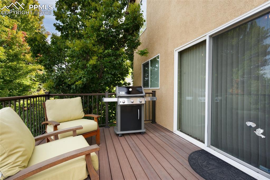 Image 30 of 38: Deck