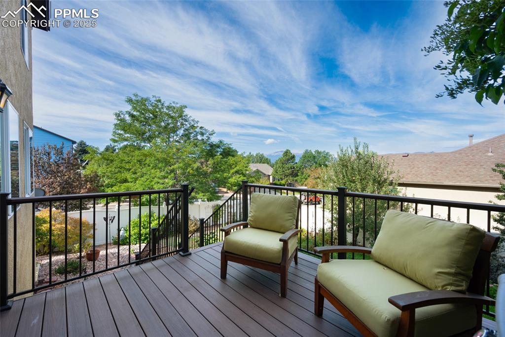 Image 31 of 38: Deck