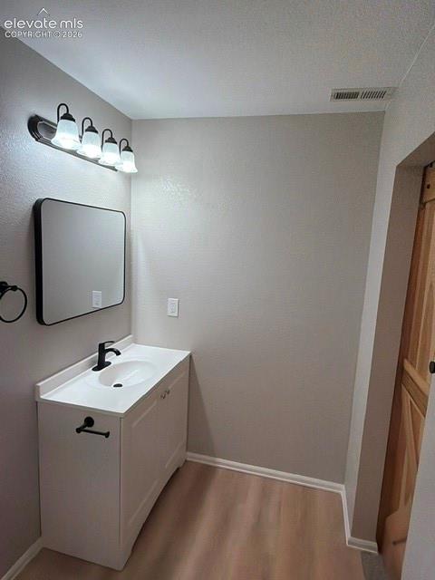 Image 38 of 50: Bathroom