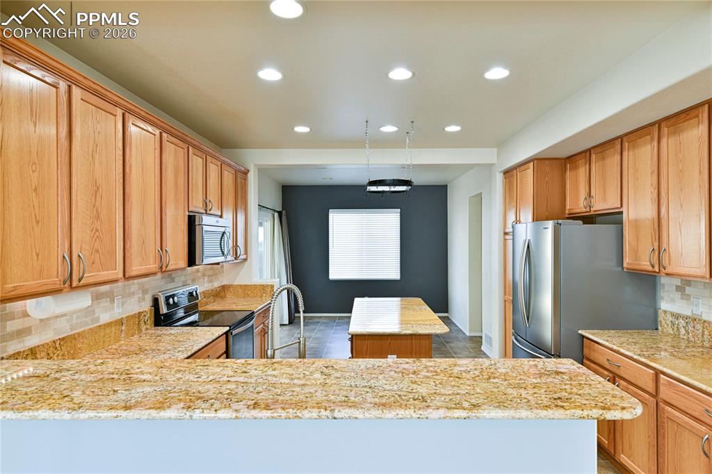 Image 2 of 34: Kitchen