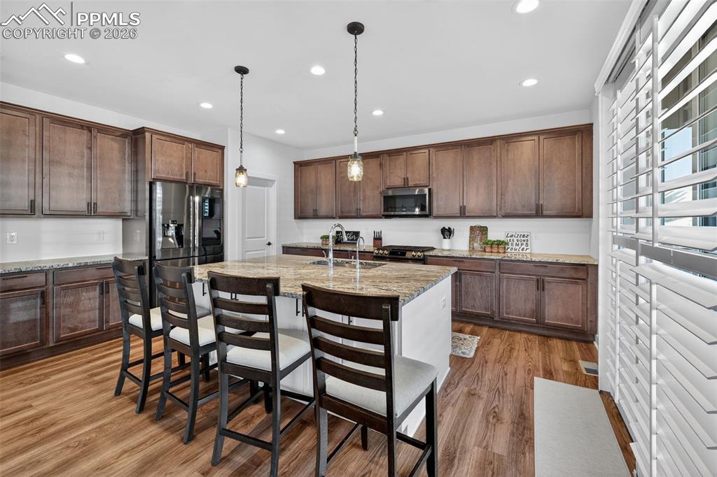 Image 12 of 50: Kitchen