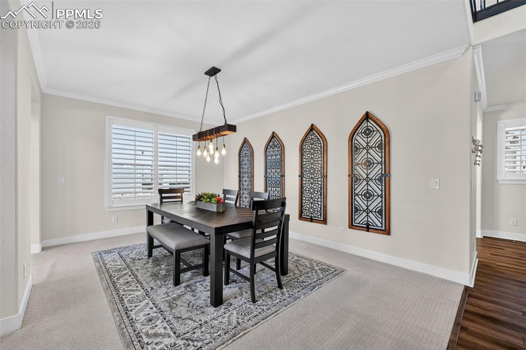 Image 14 of 50: Dining Area